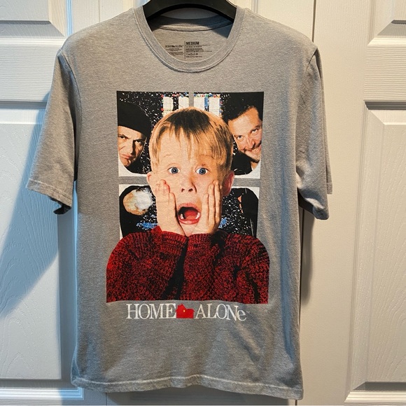 Home Alone Gray Men’s T-Shirt / Medium - Picture 1 of 4